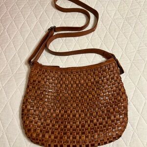 Vilenca Holland Brown Woven Leather Crossbody Bag